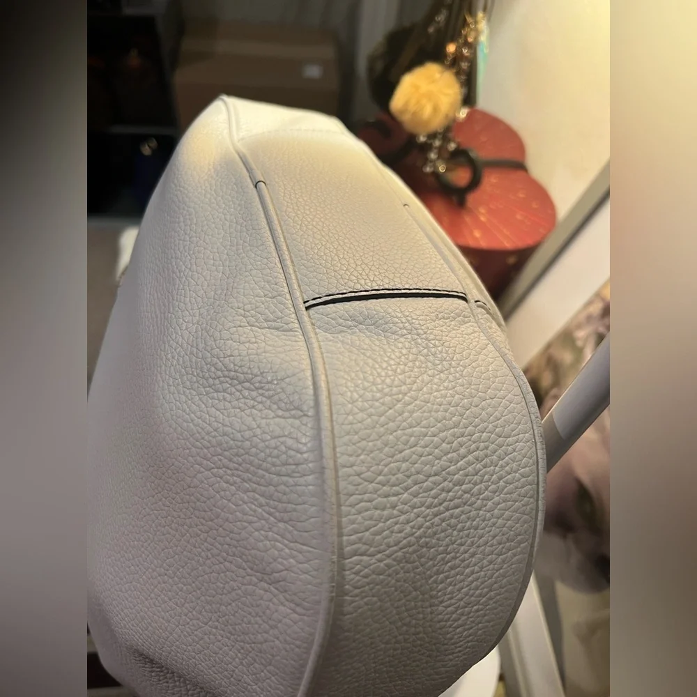 Marc Jacobs Empire City Hobo double strap Pebble Leather Porcelain Shoulder Bag
